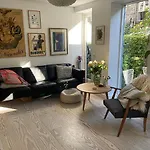 Uniq Townhouse In City Center !!!